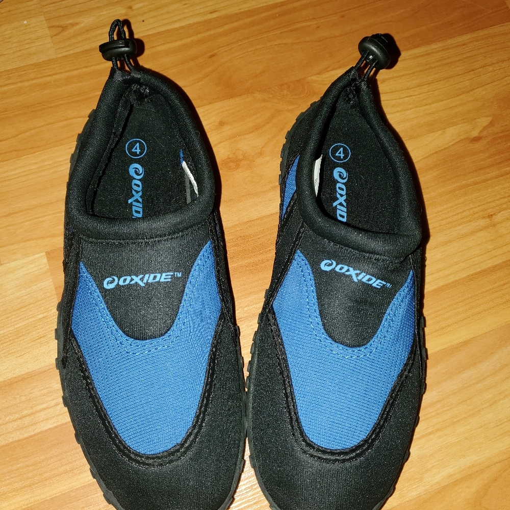 Oxide Slip On Water Socks Shoes Boys Sz 4